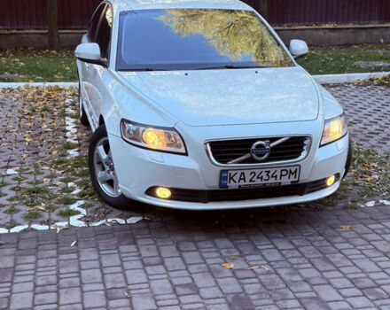 Вольво С40 2012 в Киеве на Automoto.ua Белый Вольво С40, объемом двигателя 2 л и пробегом 176 тыс. км за 7400 $, фото 2 на Automoto.ua