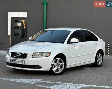 Білий Вольво S40, об'ємом двигуна 2 л та пробігом 278 тис. км за 6499 $, фото 4 на Automoto.ua
