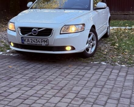 Вольво С40 2012 в Киеве на Automoto.ua Белый Вольво С40, объемом двигателя 2 л и пробегом 176 тыс. км за 7400 $, фото 2 на Automoto.ua