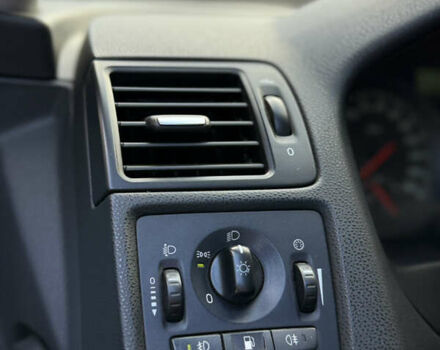 Белый Вольво С40, объемом двигателя 2 л и пробегом 240 тыс. км за 7350 $, фото 21 на Automoto.ua