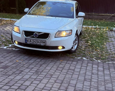 Вольво С40 2012 в Киеве на Automoto.ua Белый Вольво С40, объемом двигателя 2 л и пробегом 176 тыс. км за 7400 $, фото 4 на Automoto.ua