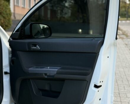 Белый Вольво С40, объемом двигателя 2 л и пробегом 240 тыс. км за 7350 $, фото 19 на Automoto.ua