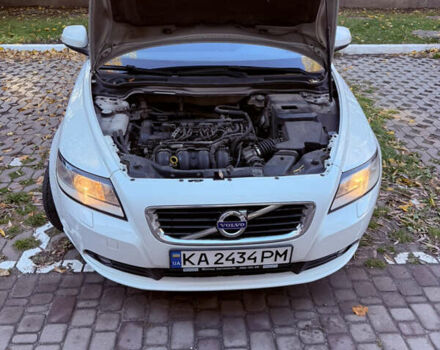 Вольво С40 2012 в Киеве на Automoto.ua Белый Вольво С40, объемом двигателя 2 л и пробегом 176 тыс. км за 7400 $, фото 31 на Automoto.ua