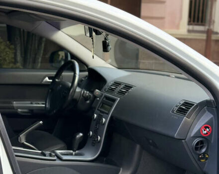 Белый Вольво С40, объемом двигателя 2 л и пробегом 240 тыс. км за 7350 $, фото 17 на Automoto.ua