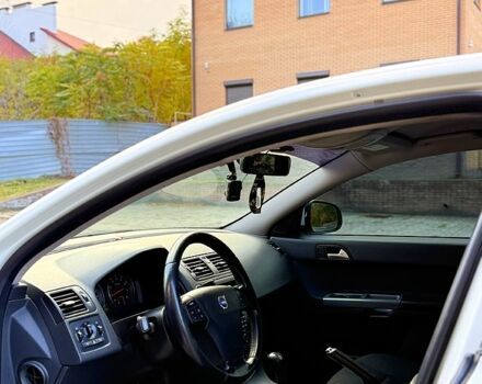 Білий Вольво S40, об'ємом двигуна 2 л та пробігом 240 тис. км за 9500 $, фото 8 на Automoto.ua