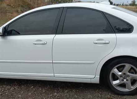 Білий Вольво S40, об'ємом двигуна 2 л та пробігом 250 тис. км за 7600 $, фото 6 на Automoto.ua
