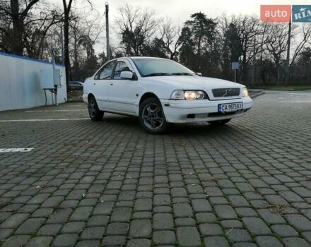 Білий Вольво S40, об'ємом двигуна 1.73 л та пробігом 356 тис. км за 1800 $, фото 1 на Automoto.ua