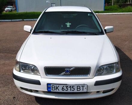 Белый Вольво С40, объемом двигателя 1.8 л и пробегом 230 тыс. км за 5000 $, фото 1 на Automoto.ua