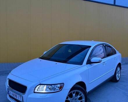 Белый Вольво С40, объемом двигателя 1.6 л и пробегом 322 тыс. км за 5700 $, фото 1 на Automoto.ua