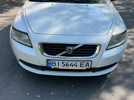 Белый Вольво С40, объемом двигателя 1.6 л и пробегом 245 тыс. км за 6000 $, фото 1 на Automoto.ua