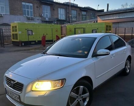 Белый Вольво С40, объемом двигателя 1.6 л и пробегом 113 тыс. км за 6900 $, фото 1 на Automoto.ua