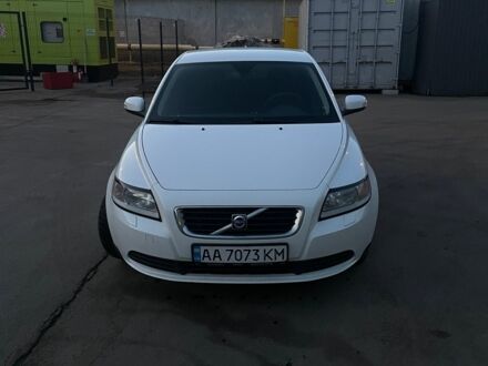 Белый Вольво С40, объемом двигателя 1.6 л и пробегом 113 тыс. км за 6900 $, фото 1 на Automoto.ua