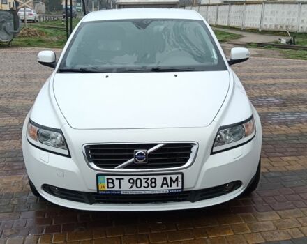 Белый Вольво С40, объемом двигателя 1.6 л и пробегом 214 тыс. км за 6600 $, фото 1 на Automoto.ua