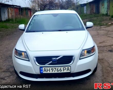Белый Вольво С40, объемом двигателя 1.6 л и пробегом 286 тыс. км за 6500 $, фото 1 на Automoto.ua