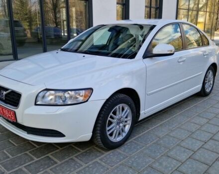 Белый Вольво С40, объемом двигателя 1.6 л и пробегом 258 тыс. км за 6400 $, фото 1 на Automoto.ua