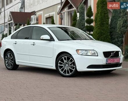 Білий Вольво S40, об'ємом двигуна 1.6 л та пробігом 251 тис. км за 7999 $, фото 1 на Automoto.ua