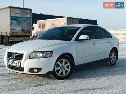 Білий Вольво S40, об'ємом двигуна 2 л та пробігом 242 тис. км за 4100 $, фото 1 на Automoto.ua