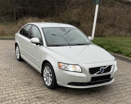 Белый Вольво С40, объемом двигателя 1.6 л и пробегом 310 тыс. км за 9000 $, фото 1 на Automoto.ua