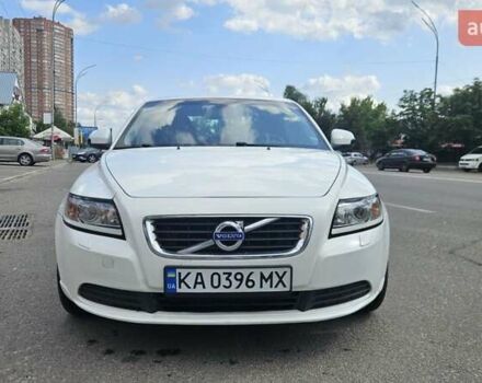 Білий Вольво S40, об'ємом двигуна 2 л та пробігом 203 тис. км за 8000 $, фото 1 на Automoto.ua