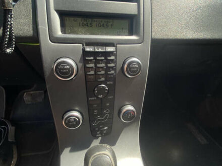 Белый Вольво С40, объемом двигателя 2 л и пробегом 217 тыс. км за 6200 $, фото 1 на Automoto.ua