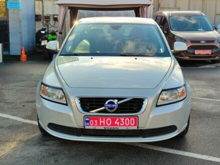 Вольво С40 2011 в Киеве на Automoto.ua Белый Вольво С40, объемом двигателя 1.6 л и пробегом 194 тыс. км за 9999 $, фото 1 на Automoto.ua