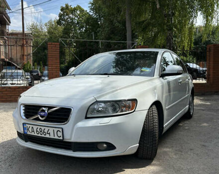 Белый Вольво С40, объемом двигателя 2 л и пробегом 180 тыс. км за 7000 $, фото 1 на Automoto.ua