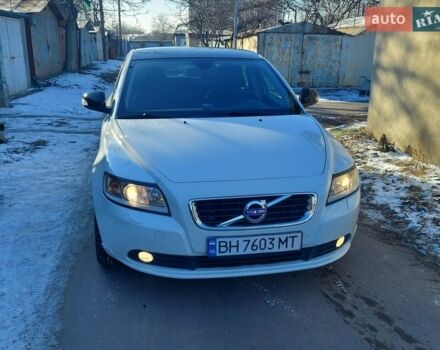 Білий Вольво S40, об'ємом двигуна 2 л та пробігом 121 тис. км за 9000 $, фото 1 на Automoto.ua