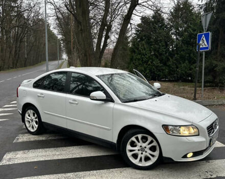 Білий Вольво S40, об'ємом двигуна 2 л та пробігом 202 тис. км за 7300 $, фото 1 на Automoto.ua
