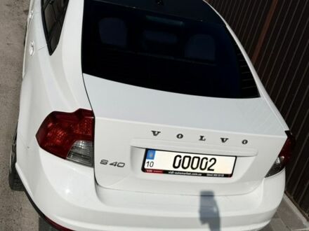 Білий Вольво S40, об'ємом двигуна 2 л та пробігом 186 тис. км за 8000 $, фото 1 на Automoto.ua