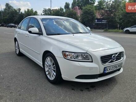 Білий Вольво S40, об'ємом двигуна 2 л та пробігом 203 тис. км за 8000 $, фото 1 на Automoto.ua