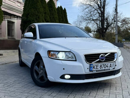 Белый Вольво С40, объемом двигателя 2 л и пробегом 240 тыс. км за 7350 $, фото 1 на Automoto.ua