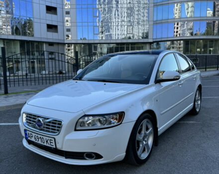 Белый Вольво С40, объемом двигателя 2 л и пробегом 185 тыс. км за 8700 $, фото 1 на Automoto.ua