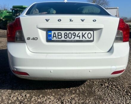 Белый Вольво С40, объемом двигателя 2 л и пробегом 260 тыс. км за 5800 $, фото 1 на Automoto.ua