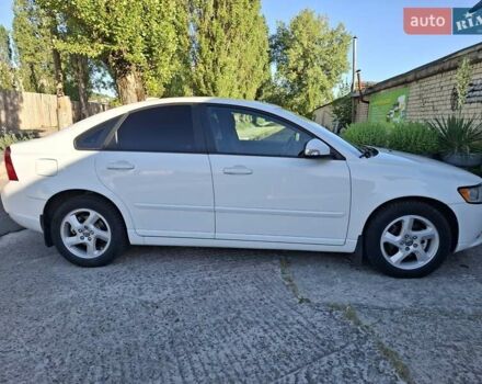 Белый Вольво С40, объемом двигателя 2 л и пробегом 248 тыс. км за 7400 $, фото 1 на Automoto.ua