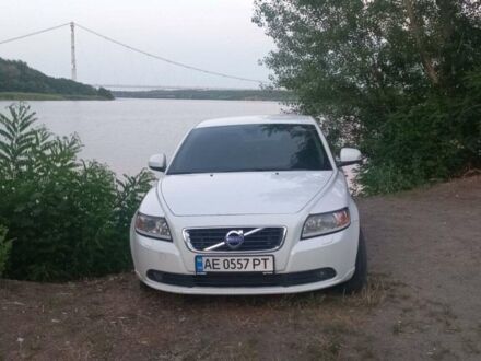 Білий Вольво S40, об'ємом двигуна 2 л та пробігом 250 тис. км за 7600 $, фото 1 на Automoto.ua
