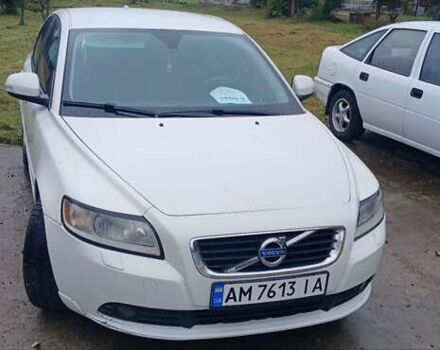 Белый Вольво С40, объемом двигателя 2 л и пробегом 204 тыс. км за 7800 $, фото 1 на Automoto.ua
