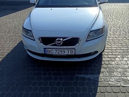 Білий Вольво S40, об'ємом двигуна 2 л та пробігом 157 тис. км за 8200 $, фото 1 на Automoto.ua