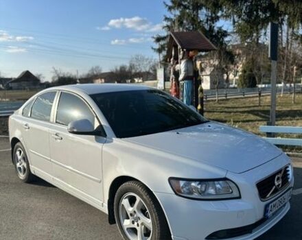 Белый Вольво С40, объемом двигателя 2 л и пробегом 154 тыс. км за 8000 $, фото 1 на Automoto.ua