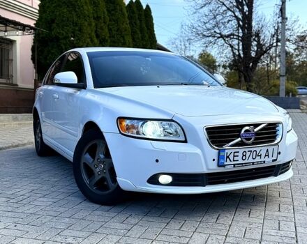 Белый Вольво С40, объемом двигателя 2 л и пробегом 240 тыс. км за 9500 $, фото 1 на Automoto.ua