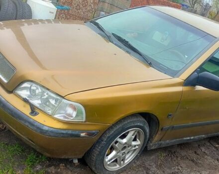 Бежевий Вольво S40, об'ємом двигуна 1.8 л та пробігом 349 тис. км за 1600 $, фото 1 на Automoto.ua