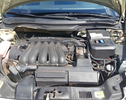 Бежевый Вольво С40, объемом двигателя 2.4 л и пробегом 230 тыс. км за 4000 $, фото 6 на Automoto.ua