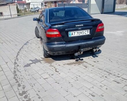 Черный Вольво С40, объемом двигателя 2 л и пробегом 420 тыс. км за 3500 $, фото 3 на Automoto.ua
