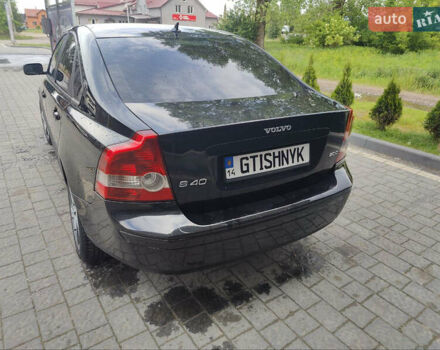 Черный Вольво С40, объемом двигателя 2 л и пробегом 328 тыс. км за 4400 $, фото 7 на Automoto.ua