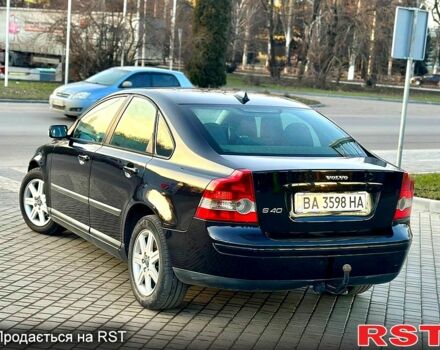 Черный Вольво С40, объемом двигателя 1.6 л и пробегом 250 тыс. км за 4300 $, фото 4 на Automoto.ua