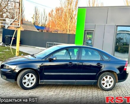 Черный Вольво С40, объемом двигателя 1.6 л и пробегом 250 тыс. км за 4300 $, фото 6 на Automoto.ua