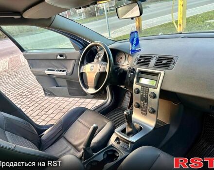 Черный Вольво С40, объемом двигателя 1.6 л и пробегом 250 тыс. км за 4300 $, фото 13 на Automoto.ua