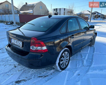 Черный Вольво С40, объемом двигателя 1.6 л и пробегом 330 тыс. км за 2599 $, фото 4 на Automoto.ua