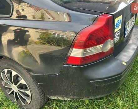 Черный Вольво С40, объемом двигателя 1.6 л и пробегом 319 тыс. км за 5300 $, фото 4 на Automoto.ua