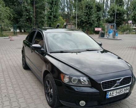 Черный Вольво С40, объемом двигателя 1.6 л и пробегом 66 тыс. км за 5800 $, фото 2 на Automoto.ua