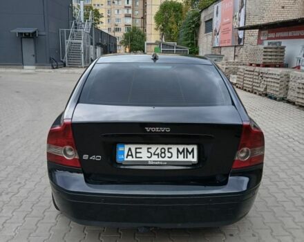 Черный Вольво С40, объемом двигателя 1.6 л и пробегом 66 тыс. км за 5800 $, фото 3 на Automoto.ua